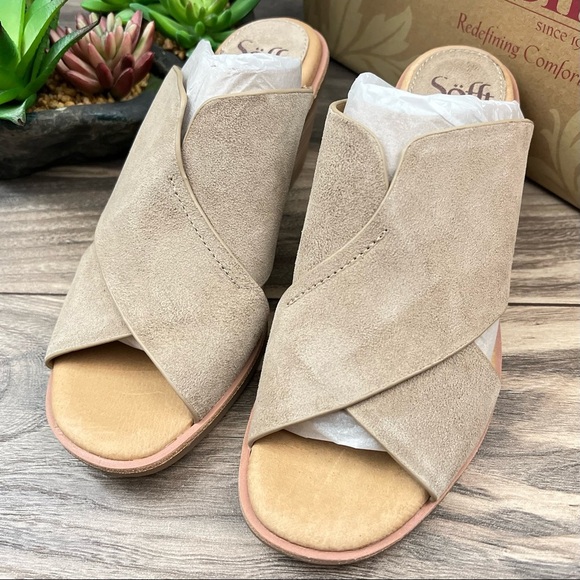 NIB Sofft Perrie Block Heel Slip On Sandal Light Grey Suede Leather 8M - Picture 3 of 12
